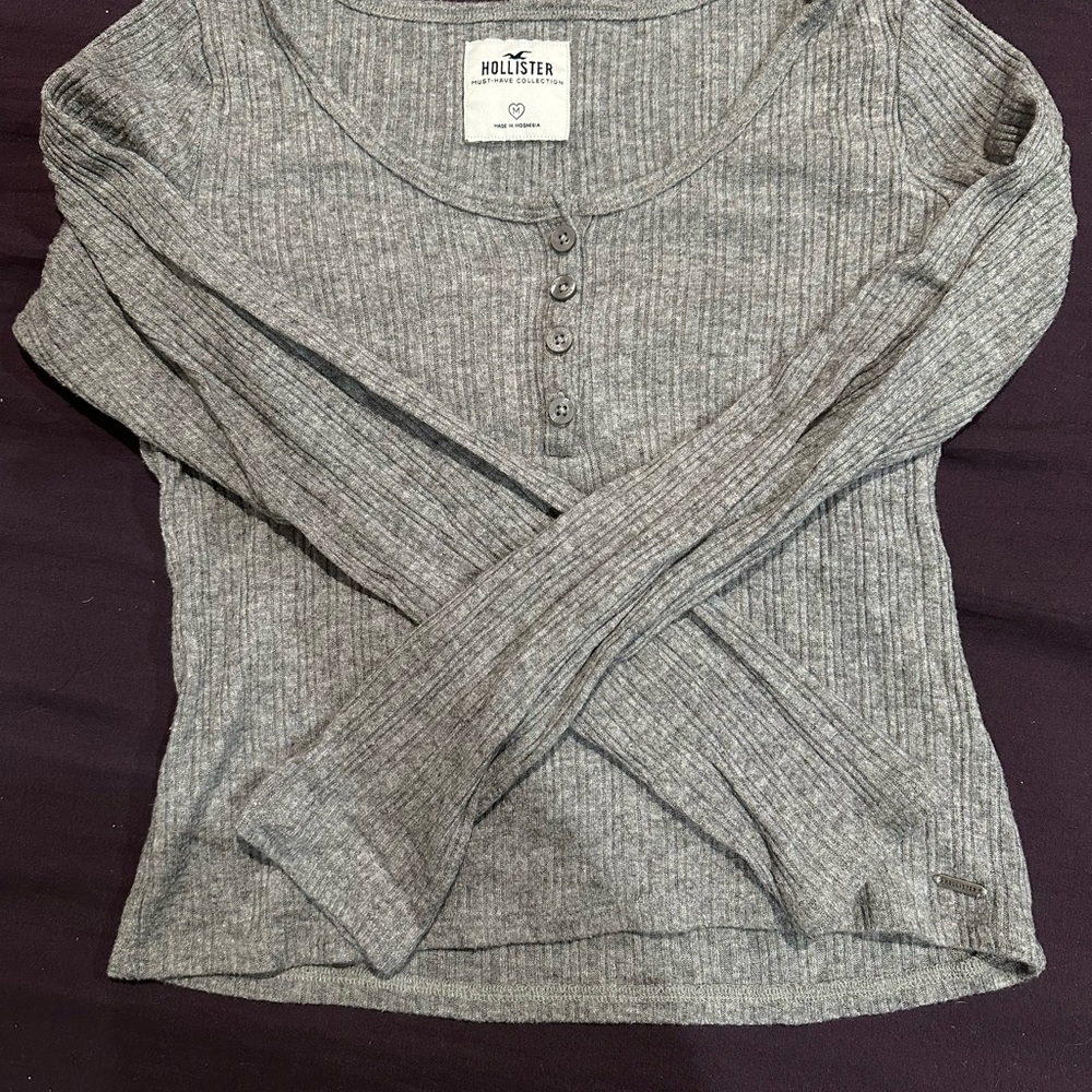 Hollister ribbed tee